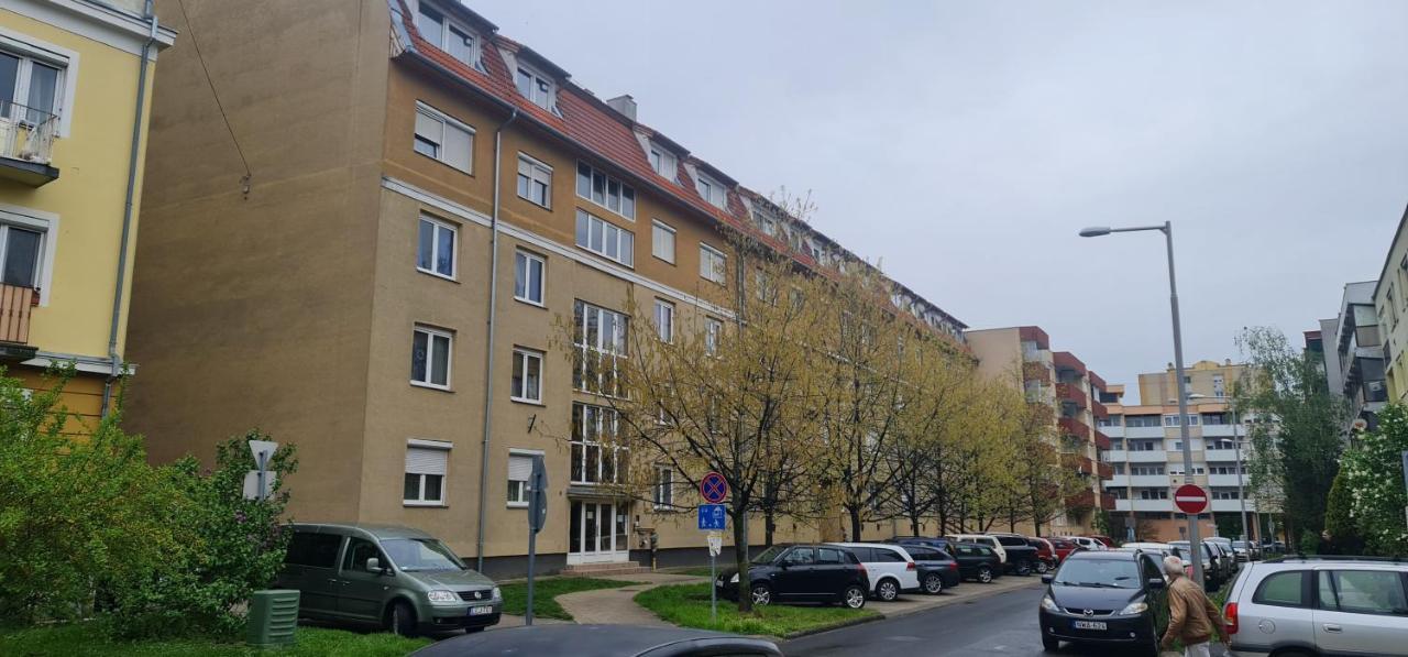 Apartmán Ybs Apartman Zalaegerszeg Exteriér fotografie